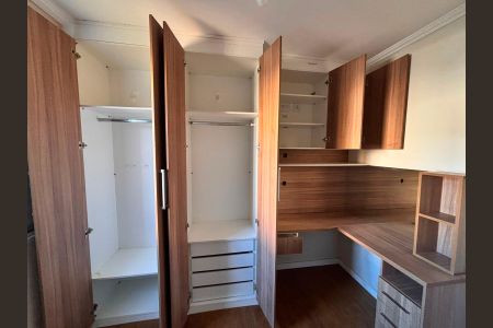 Quarto 2 de apartamento para alugar com 2 quartos, 46m² em Vila Santo Antonio do Portao, Cotia