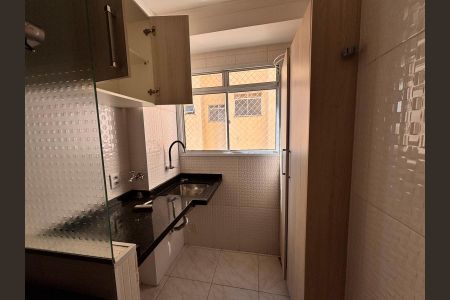 Apartamento para alugar com 46m², 2 quartos e 1 vaga Apartamento para alugar com 46m², 2 quartos e 1 vagaCozinha e Área de Serviço