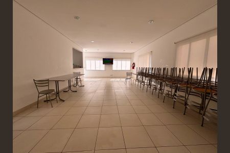Apartamento para alugar com 46m², 2 quartos e 1 vaga Apartamento para alugar com 46m², 2 quartos e 1 vagaÁrea comum - Salão de festas