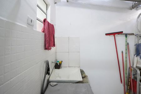 Área de serviço de casa para alugar com 3 quartos, 114m² em Santa Maria, São Caetano do Sul