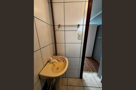 Studio para alugar com 28m², 1 quarto e sem vaga Studio para alugar com 28m², 1 quarto e sem vagaBanheiro social