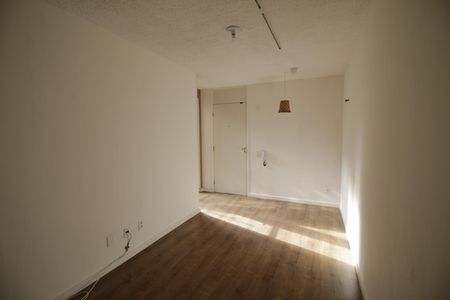Apartamento à venda com 77m², 2 quartos e 1 vagaSala