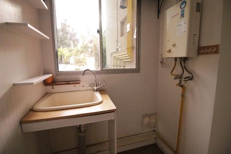 Apartamento à venda com 77m², 2 quartos e 1 vagaÁrea de Serviço