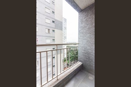 Sacada de apartamento para alugar com 2 quartos, 48m² em Quitaúna, Osasco