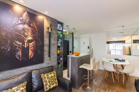 Sala  de apartamento para alugar com 2 quartos, 48m² em Quitaúna, Osasco