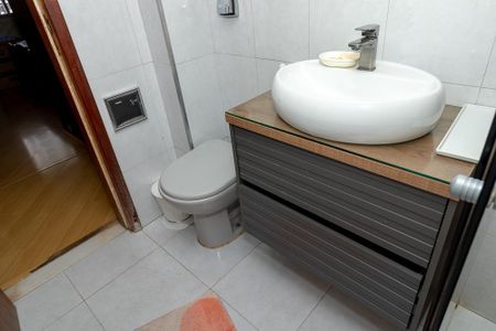 Apartamento à venda com 76m², 2 quartos e sem vaga Apartamento à venda com 76m², 2 quartos e sem vagaBanheiro