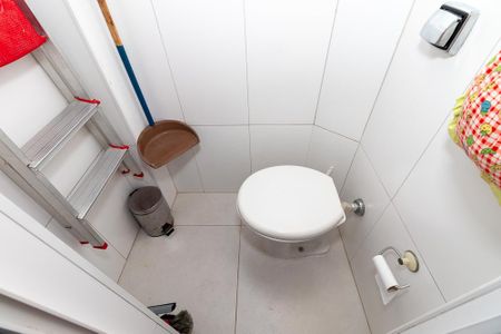 Apartamento à venda com 76m², 2 quartos e sem vaga Apartamento à venda com 76m², 2 quartos e sem vagaBanheiro de Serviço