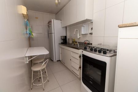 Cozinha de apartamento para alugar com 2 quartos, 76m² em Água Branca, São Paulo