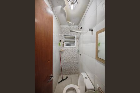 Casa de condomínio para alugar com 49m², 2 quartos e 1 vaga Casa de condomínio para alugar com 49m², 2 quartos e 1 vagaBanheiro