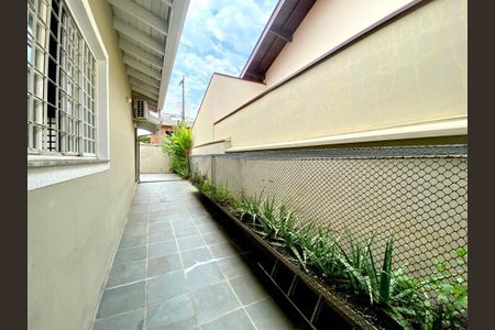 Casa à venda com 174m², 3 quartos e 4 vagas