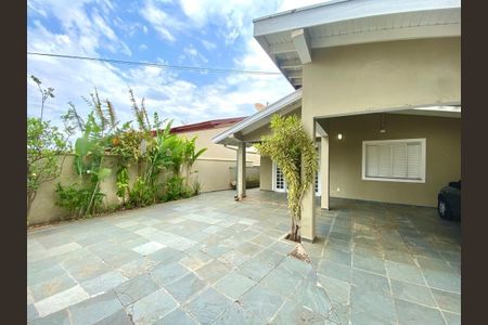 Casa à venda com 174m², 3 quartos e 4 vagas