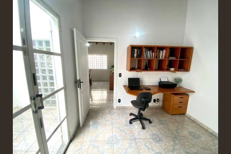 Casa à venda com 174m², 3 quartos e 4 vagas