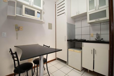 Studio à venda com 26m², 1 quarto e 1 vaga Studio à venda com 26m², 1 quarto e 1 vagaCozinha e Área de Serviço