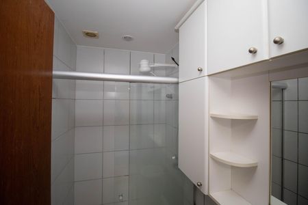 Banheiro da Suíte de kitnet/studio à venda com 1 quarto, 26m² em Sgan 912, Brasília