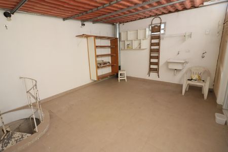 Área de Serviço de casa para alugar com 3 quartos, 200m² em Vila Yara, Osasco