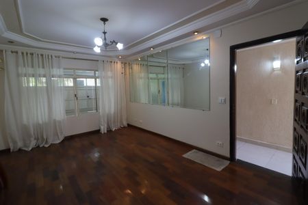 Sala de casa para alugar com 3 quartos, 200m² em Vila Yara, Osasco