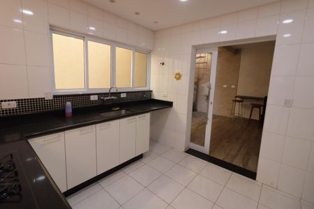 Casa para alugar com 200m², 3 quartos e 2 vagasCozinha