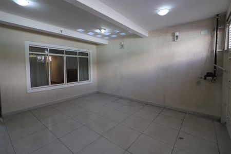 Garagem de casa para alugar com 3 quartos, 200m² em Vila Yara, Osasco