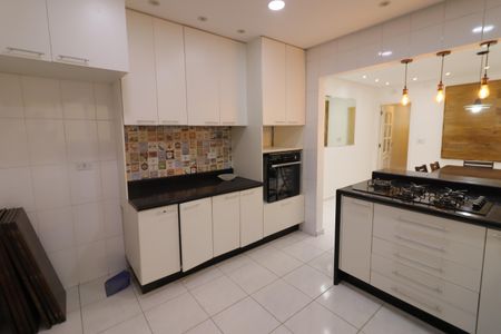 Cozinha de casa para alugar com 3 quartos, 200m² em Vila Yara, Osasco