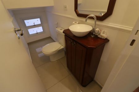 Casa para alugar com 200m², 3 quartos e 2 vagasLavabo