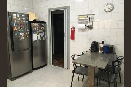 Casa à venda com 337m², 6 quartos e 10 vagas