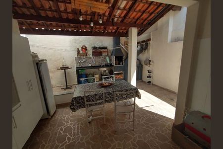 Casa à venda com 160m², 2 quartos e 3 vagas