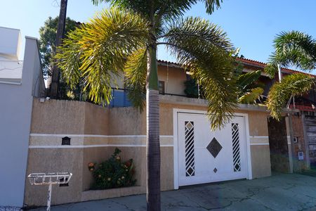 Fachada de casa para alugar com 3 quartos, 225m² em Jardim Paulistano, Americana