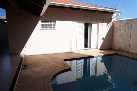 Casa para alugar com 225m², 3 quartos e 4 vagasQuintal