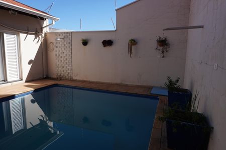 Casa para alugar com 225m², 3 quartos e 4 vagasQuintal