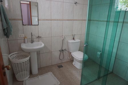 Casa para alugar com 225m², 3 quartos e 4 vagasBanheiro 1