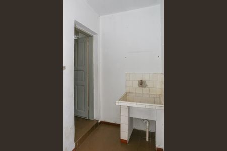 Área de Serviço e Quintal de casa à venda com 2 quartos, 135m² em Vila Ipojuca, São Paulo