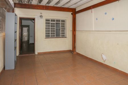Garagem de casa à venda com 2 quartos, 135m² em Vila Ipojuca, São Paulo