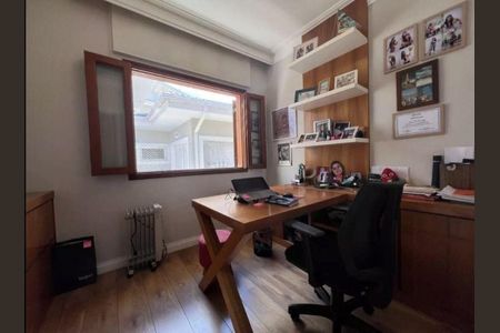 Casa à venda com 422m², 3 quartos e 4 vagas