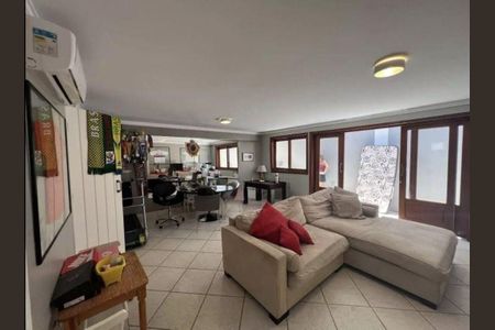 Casa à venda com 422m², 3 quartos e 4 vagas