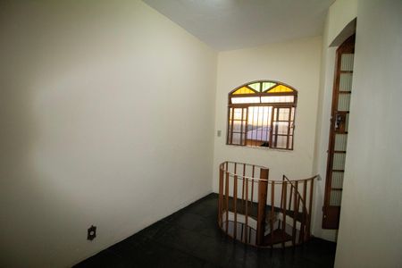 Hall da escada de casa à venda com 5 quartos, 510m² em Estrela do Oriente, Belo Horizonte