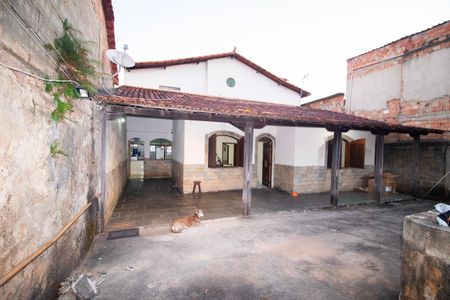 Casa à venda com 5 quartos, 510m² em Estrela do Oriente, Belo Horizonte