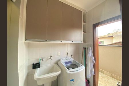 Casa à venda com 192m², 3 quartos e 4 vagas