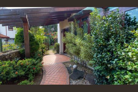 Casa à venda com 822m², 4 quartos e 6 vagas