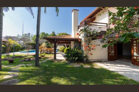 Casa à venda com 822m², 4 quartos e 6 vagas