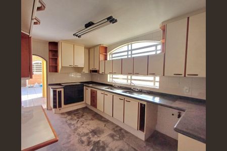 Casa à venda com 404m², 4 quartos e 6 vagas