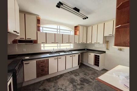 Casa à venda com 404m², 4 quartos e 6 vagas