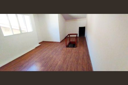 Casa à venda com 3 quartos, 160m² em Cidade São Francisco, São Paulo