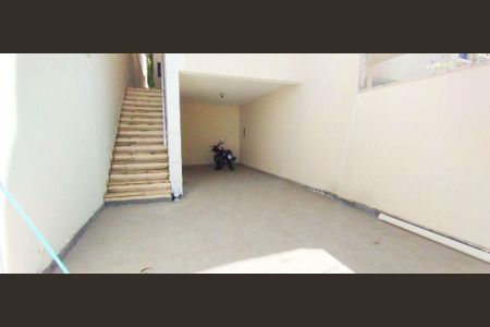 Casa à venda com 3 quartos, 160m² em Cidade São Francisco, São Paulo
