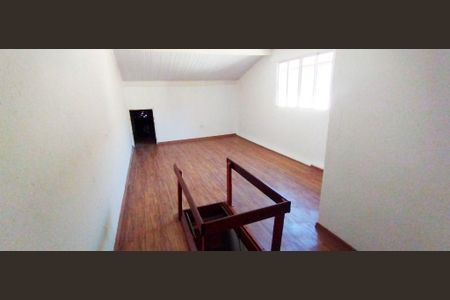 Casa à venda com 3 quartos, 160m² em Cidade São Francisco, São Paulo