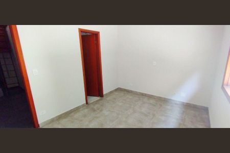 Casa à venda com 3 quartos, 160m² em Cidade São Francisco, São Paulo