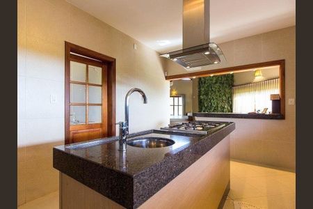 Casa à venda com 3 quartos, 392m² em Village Sans Souci, Valinhos
