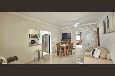 Casa à venda com 211m², 3 quartos e 4 vagas