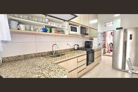 Casa à venda com 211m², 3 quartos e 4 vagas