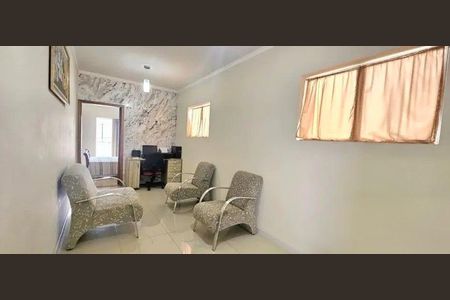 Casa à venda com 211m², 3 quartos e 4 vagas