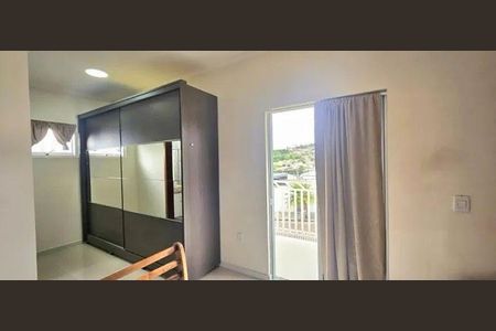 Casa à venda com 211m², 3 quartos e 4 vagas
